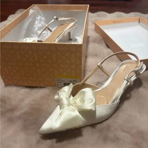 Badgley Mischka Cream Satin Bow Slingback Heels